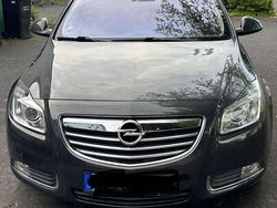 Grau Gebraucht 2013 Opel Insignia Innovation Kombi | 8.000 € (Etwas zu teuer)