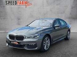 Grau Gebraucht 2016 BMW 750 Executive Limousine | 43.999 €