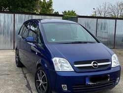 Blau Gebraucht 2005 Opel Meriva Van / Kleinbus | 2.300 € (Fairer Preis)