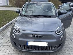 Grau Gebraucht 2022 Fiat 500e La Prima Kleinwagen | 25.000 € (Teuer)