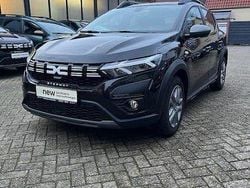 Perlmuttschwarz (metallic) Gebraucht 2023 Dacia Sandero Stepway Kleinwagen | 14.890 € (Guter Preis)