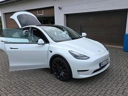 Weiß Gebraucht 2022 Tesla Model Y Performance SUV | 36.900 € (Guter Preis)