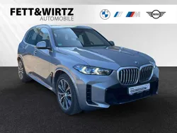 Skyscraper grau metallic Gebraucht 2024 BMW X5 M Sport SUV | 93.390 €