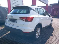 Candy weiß candy weiß candy weiß Gebraucht 2021 Seat Arona Reference SUV | 16.160 € (Fairer Preis)