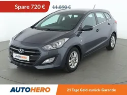 Grau Gebraucht 2016 Hyundai i30 Passion Kombi | 10.860 € (Fairer Preis)
