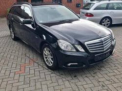 Schwarz Gebraucht 2010 Mercedes 220 Kombi | 6.500 €