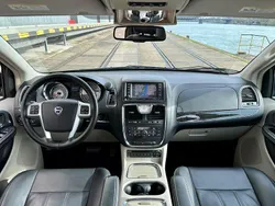 Grau Gebraucht 2012 Lancia Voyager Gold Van / Kleinbus | 18.450 €