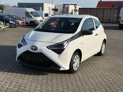 Weiß Gebraucht 2019 Toyota Aygo Kleinwagen | 7.799 € (Fairer Preis)