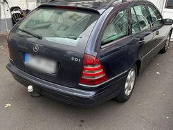 Blau Gebraucht 2003 Mercedes C220 Elegance Kombi | 1.200 € (Fairer Preis)