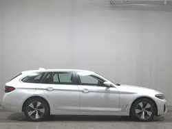 Weiss Gebraucht 2021 BMW 520 Sport Line Kombi | 25.480 € (Superpreis)