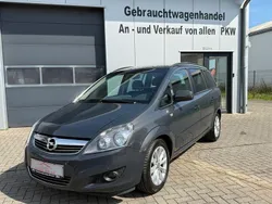 Grau Gebraucht 2014 Opel Zafira Family Van / Kleinbus | 7.500 € (Teuer)