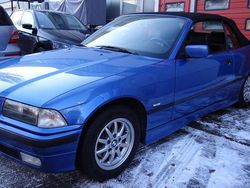 Blau Gebraucht 1998 BMW 320 Cabriolet Cabrio | 10.950 € (Etwas zu teuer)