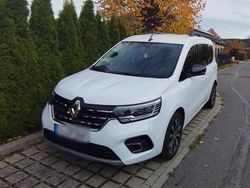 Weiß Gebraucht 2024 Renault Kangoo Techno Van / Kleinbus | 24.600 € (Etwas zu teuer)