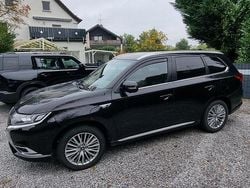 Schwarz Gebraucht 2019 Mitsubishi Outlander P-HEV Top SUV | 23.000 € (Fairer Preis)
