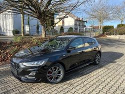 Schwarz Gebraucht 2023 Ford Focus ST-Line Limousine | 16.980 € (Superpreis)