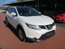 Weiß Gebraucht 2017 Nissan Qashqai N-Vision SUV | 14.990 € (Fairer Preis)