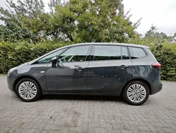 Grau Gebraucht 2016 Opel Zafira Tourer Edition Van / Kleinbus | 8.099 € (Fairer Preis)