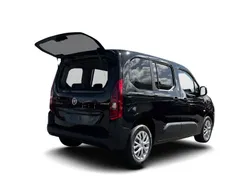 Schwarz Gebraucht 2023 Fiat e-Doblò Van / Kleinbus | 40.161 €