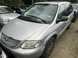 Grau Gebraucht 2002 Chrysler Grand Voyager Van / Kleinbus | 1.790 € (Superpreis)