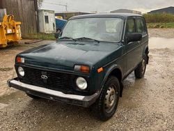 Grün Gebraucht 2010 Lada niva SUV | 2.800 €