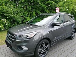 Grau Gebraucht 2017 Ford Kuga ST-Line SUV | 15.499 € (Fairer Preis)