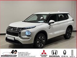Weiss Gebraucht 2024 Mitsubishi Outlander P-HEV Basis SUV | 43.950 €