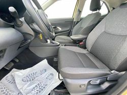 Weiss Gebraucht 2023 Toyota Yaris Cross SUV | 27.049 € (Teuer)