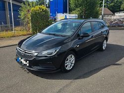 Schwarz Gebraucht 2018 Opel Astra Edition Kombi | 10.900 € (Guter Preis)
