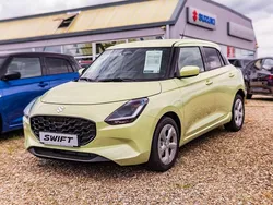 Cool yellow metallic Neu 2025 Suzuki Swift Comfort Limousine | 22.490 €