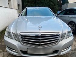 Silber Gebraucht 2010 Mercedes E250 Limousine | 3.600 €