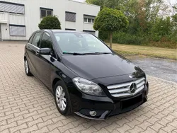 Schwarz Gebraucht 2012 Mercedes B180 Van / Kleinbus | 5.990 € (Fairer Preis)