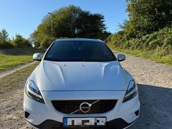 Weiß Gebraucht 2017 Volvo V40 R-Design Kombi | 12.000 € (Fairer Preis)