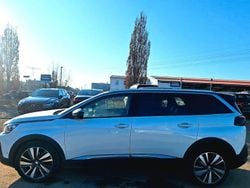 Weiß Gebraucht 2020 Peugeot 5008 Allure Van / Kleinbus | 12.500 € (Guter Preis)