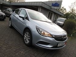 Diamant blau(m2) / diam silb (metallic) Gebraucht 2018 Opel Astra Business Limousine | 9.987 € (Guter Preis)