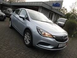 Diamant blau(m2) / diam silb (metallic) Gebraucht 2018 Opel Astra Business Limousine | 9.987 € (Guter Preis)