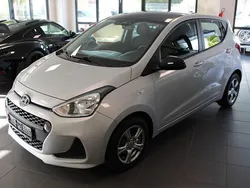 Silber Gebraucht 2017 Hyundai i10 Trend Kleinwagen | 9.390 € (Fairer Preis)