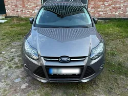 Grau Gebraucht 2014 Ford Focus Kombi | 7.100 € (Teuer)