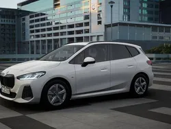 Alpinweiss iii Gebraucht 2023 BMW 223 Active Tourer M Sport Van / Kleinbus | 37.765 € (Fairer Preis)