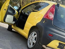 Gelb Gebraucht 2006 Peugeot 107 Kleinwagen | 950 € (Guter Preis)