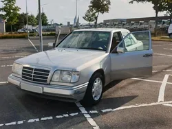 Silber Gebraucht 1993 Mercedes 200 Limousine | 5.300 €