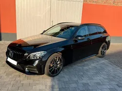 Schwarz Gebraucht 2018 Mercedes C300 AMG Kombi | 27.850 € (Fairer Preis)