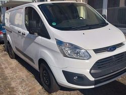 Weiß Gebraucht 2017 Ford Transit Custom Trend Van / Kleinbus | 12.500 € (Guter Preis)