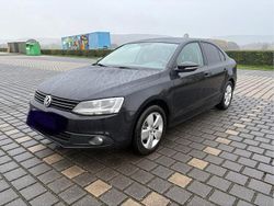 Schwarz Gebraucht 2011 VW Golf VI Limousine | 5.400 € (Etwas zu teuer)