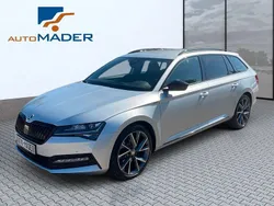 Silber Gebraucht 2023 Skoda Superb SportLine Kombi | 29.480 €