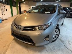 Silber Gebraucht 2013 Toyota Auris Life Limousine | 5.995 € (Fairer Preis)