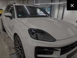 Kreide Gebraucht 2024 Porsche Cayenne S E-Hybrid Sport SUV | 119.999 € (Superpreis)