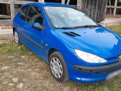 Blau Gebraucht 2004 Peugeot 206 Kleinwagen | 1.500 €