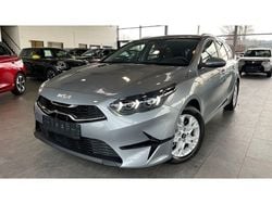 Yucca stahlgrau metallic Gebraucht 2025 Kia Ceed Sportswagon Kombi | 22.470 € (Superpreis)