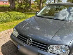 Grau Gebraucht 2002 VW Golf IV Kleinwagen | 1.500 € (Fairer Preis)