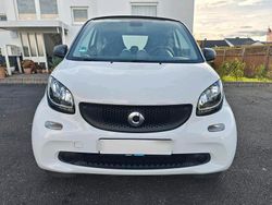 Weiß Gebraucht 2017 Smart ForTwo Coupé Coupé | 6.899 € (Fairer Preis)